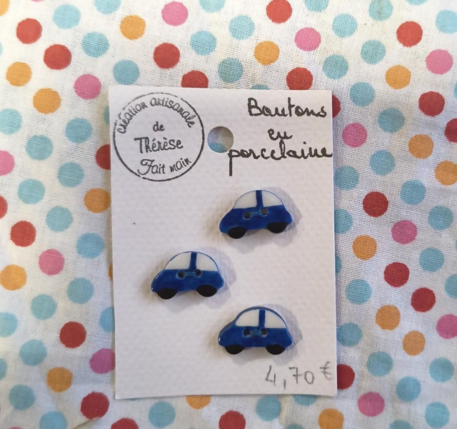 Boutons voiture bleue