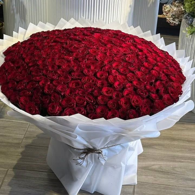 200 Fresh Rose Bouquet