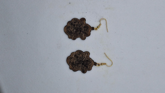 Boucles d'Oreilles Bois Gravé Nœud Celtique 