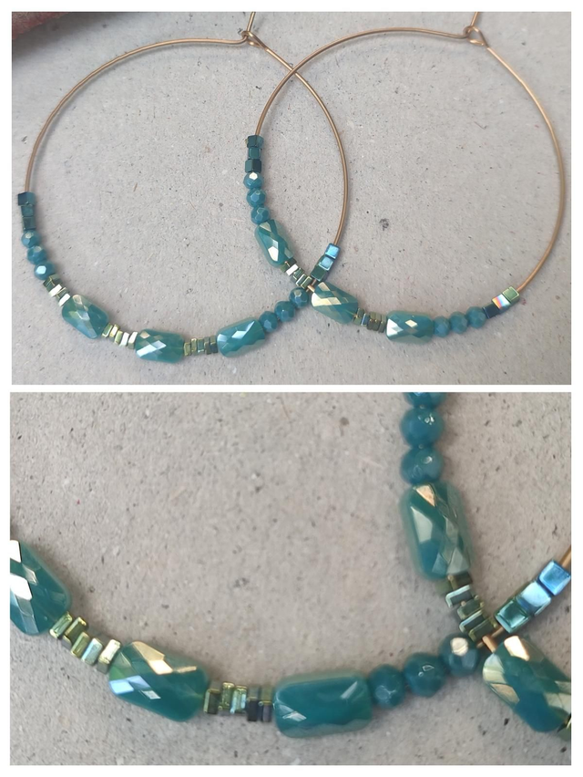 Créoles turquoise en verre et hématite ( pierres naturelles), acier inoxydable doré,pièce unique sans nickel 