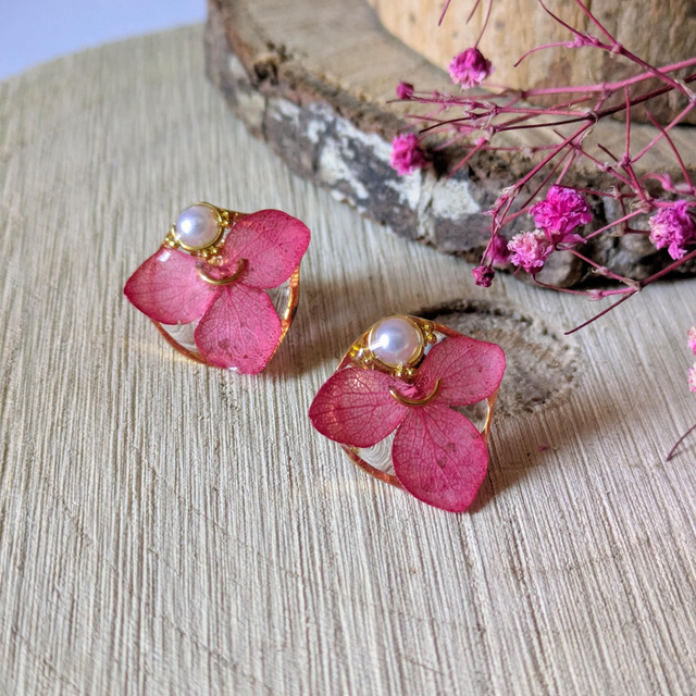 Pendientes de hortensias rojos