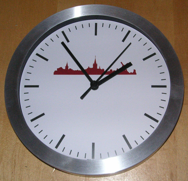 Wanduhr mit Funkuhrwerk