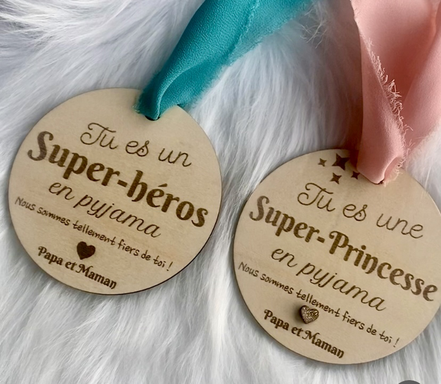 Boule de Noël enfant malade - suspension message personnalisé