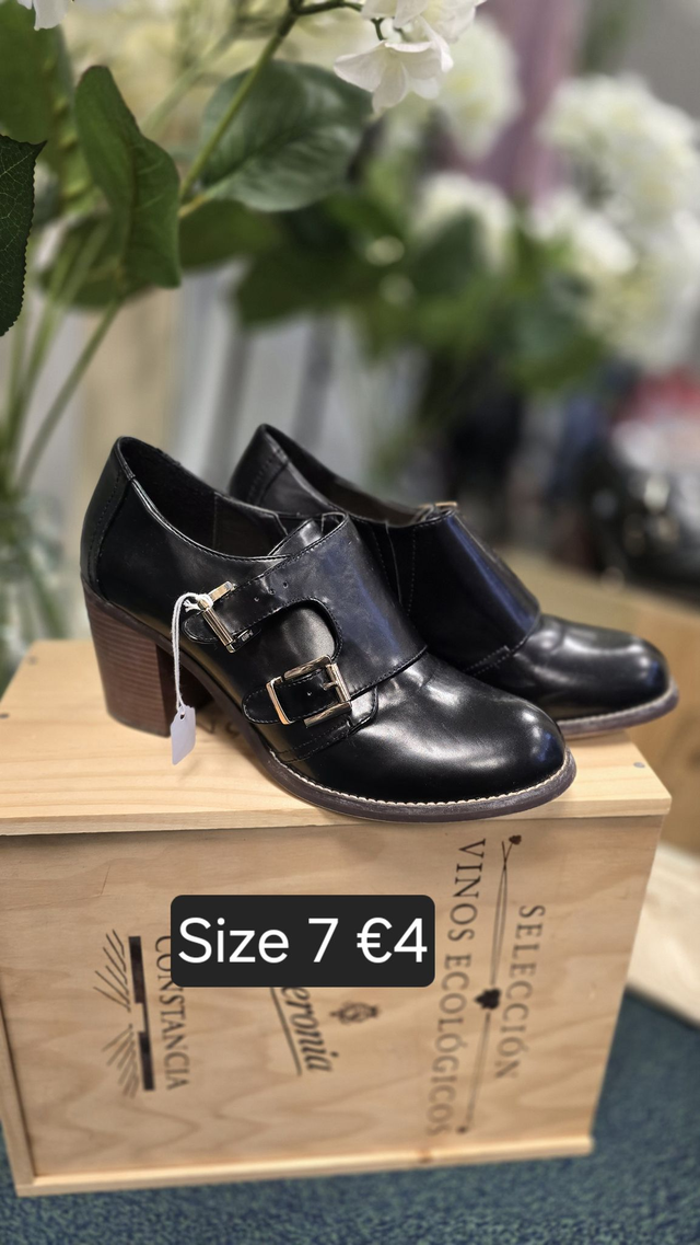 Black size 7