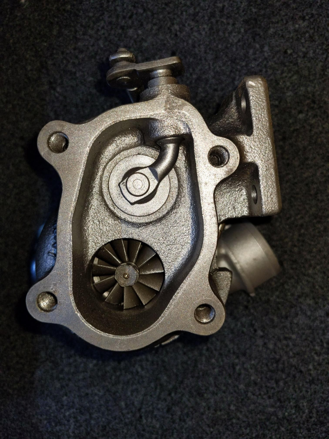 Moderner Wassergekühlter Turbolader Garrett GT1548 (Serie 0,8bar) im Set