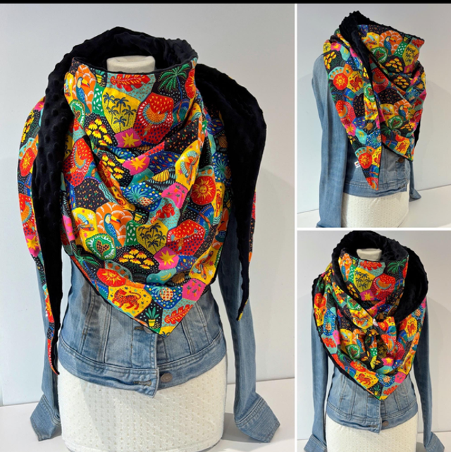 Maxi chèche, châle , écharpe tropical doublée en polaire minky noire  « Happy Rio »