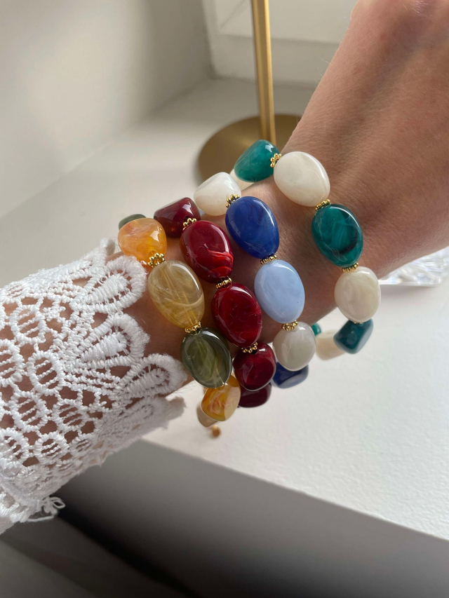 Alexandra Bracelet perles en résine colorées