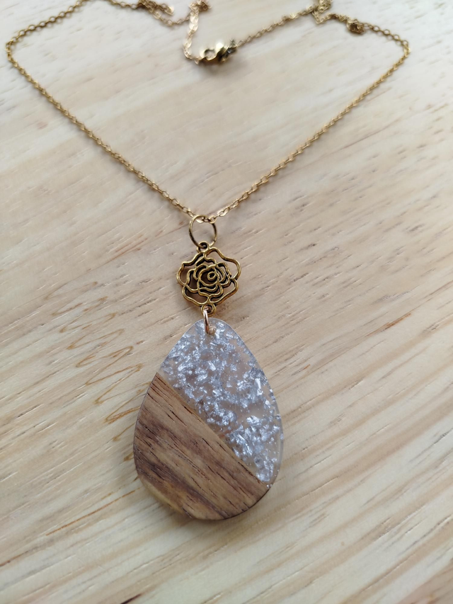 Pendentif bois-résine 