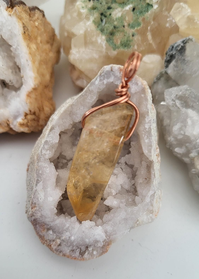 Citrine pendant - medium