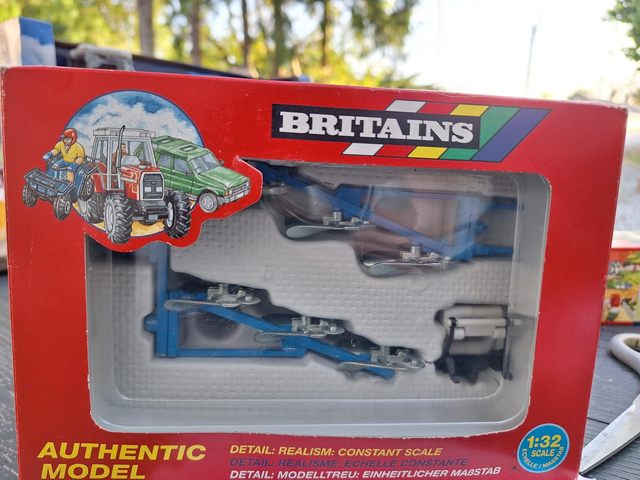 Ensemble de charrues Britains montées à l'avant et à l'arrière 9549 1:32