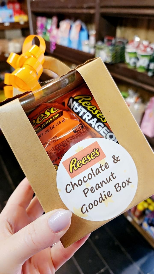 Reeses goodie box