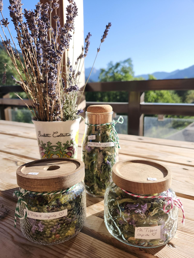 Coffret Cadeau : 1h00 massage + 4 produits au choix : Huile - Parfum - Bougie - Baume - Tisane + savon OFFERT 