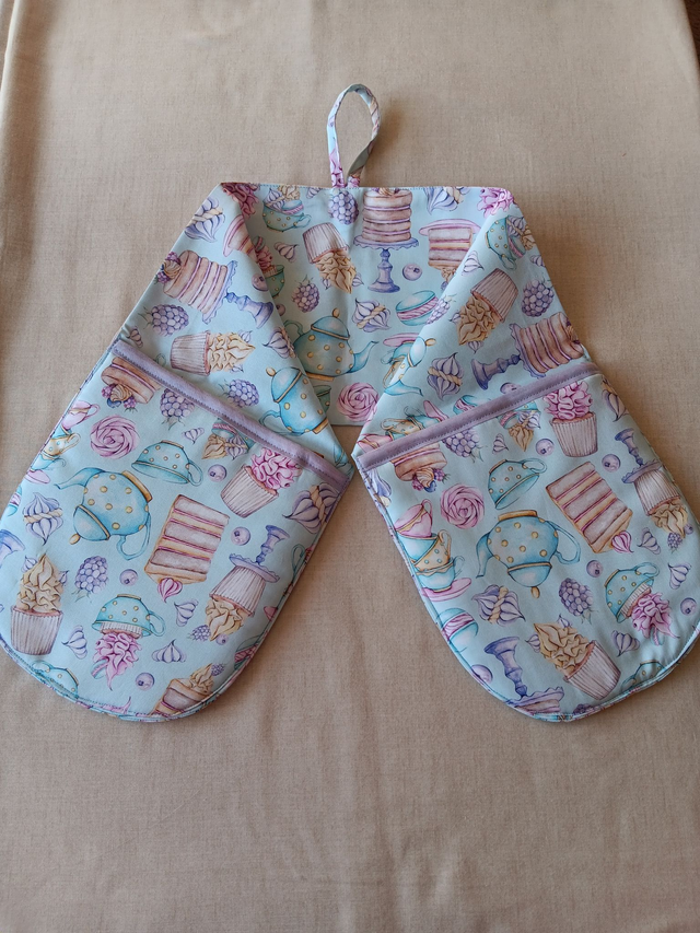Double Oven Gloves/Mitts Hedgehogs Patterned Cotton Fabric
