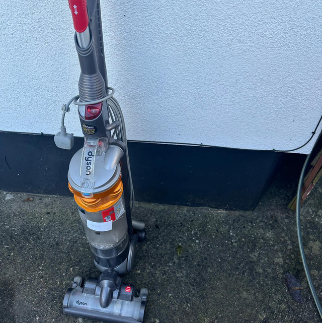 Sold - Dyson DC18 Hoover - M37