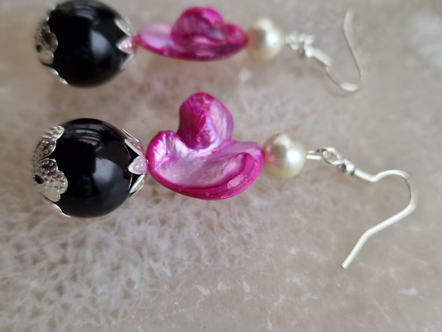 Boucles D'oreilles Perles Noir Et Blanc Perles Coquillage Fuchsia