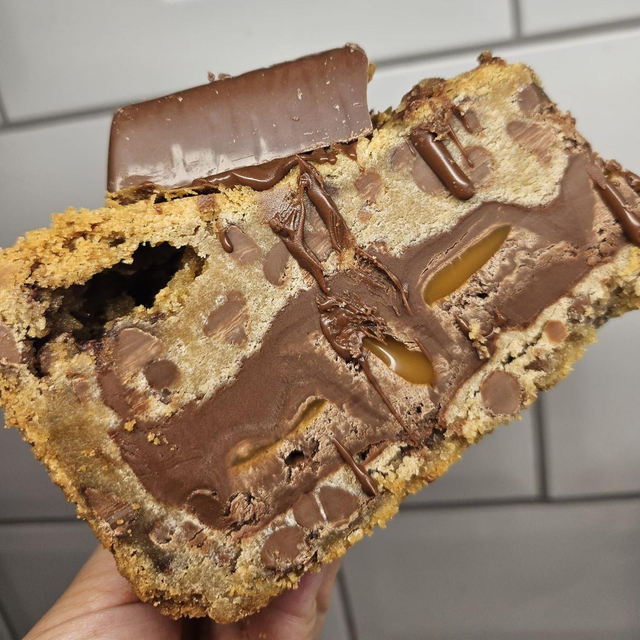 Wispa Gold Cookie Pie Slice