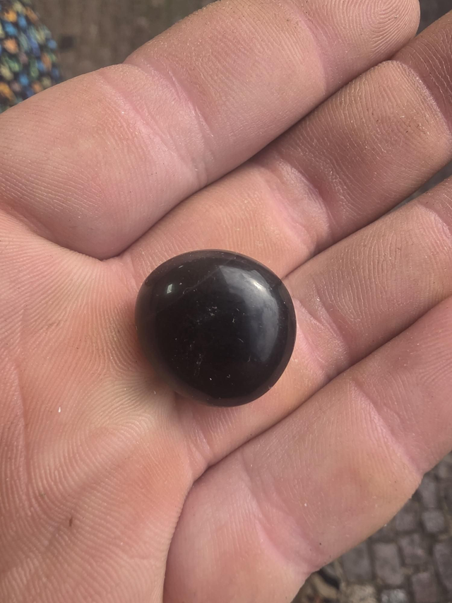 Black obsidian tumblestone