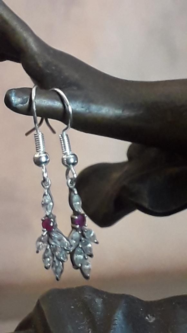 Boucles d'oreilles zirconium, rubis, argent 925