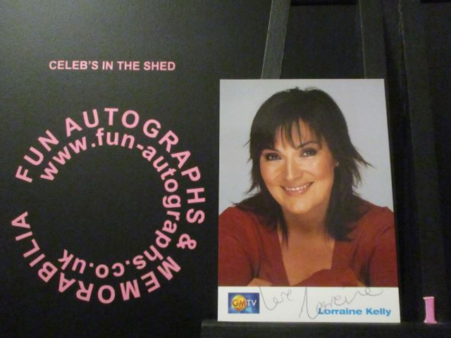 Lorraine Kelly Authentic Autographed GMTV 6x4 Cast Card (1)