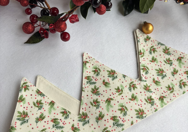 Ditsy Holly Cream Crown