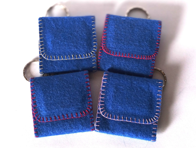 Llavero 3 en Raya Azul