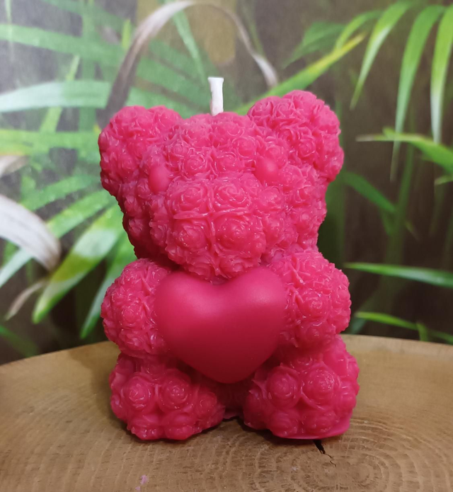 Bougie &quot;ourson&quot; cerise noire explosive (grand modèle)
