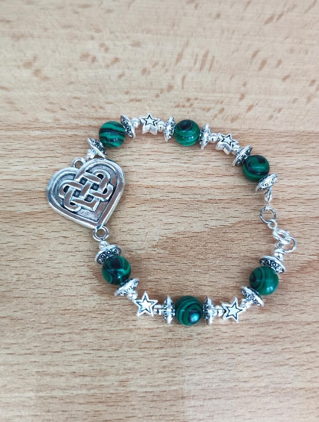 Bracciale con perline verdi 