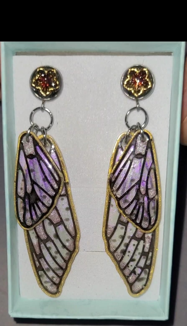 Boucles d'oreilles papillon irisé rose