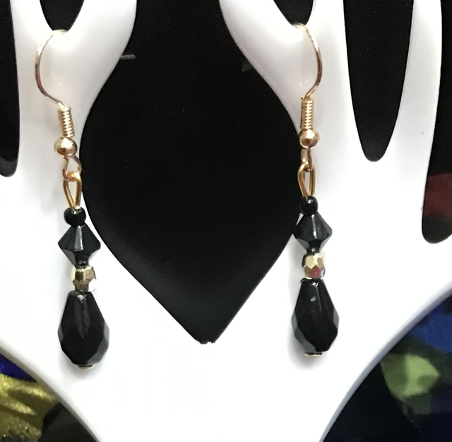 Black Dangling Earrings-BLKD16