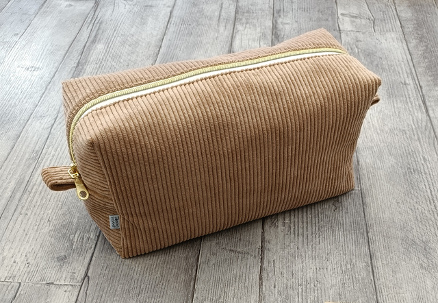 Trousse de toilette en velours côtelé