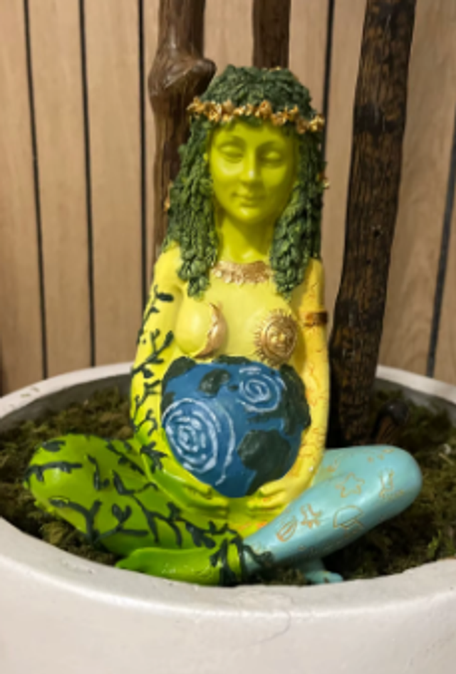 Prachtig Gaia / Moeder aarde beeldje Vibrant Millennium (17.5cm)