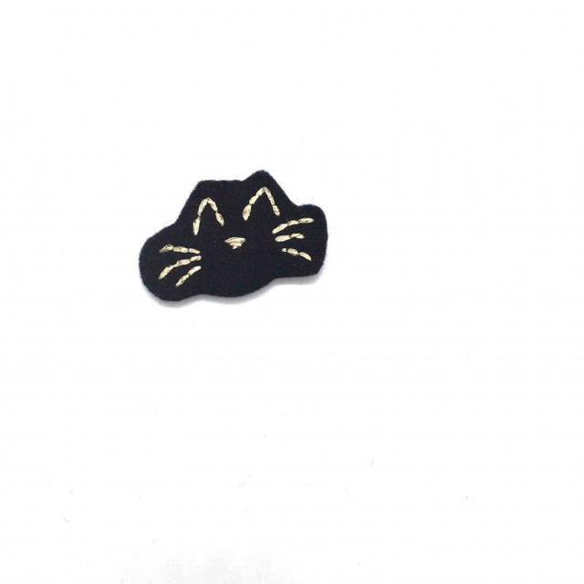 Broche chatchat