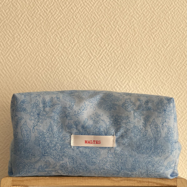 Trousse cube fleur bleu 