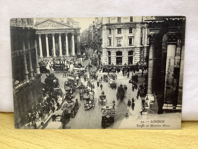 London, Traffic at Mansion House. Card No.34 Unbranded vintage postcard Our Ref A128 £3.00