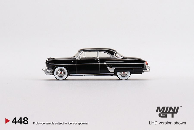MGT00448 Mini GT 1/64 Lincoln Capri 1954 Black (LHD)