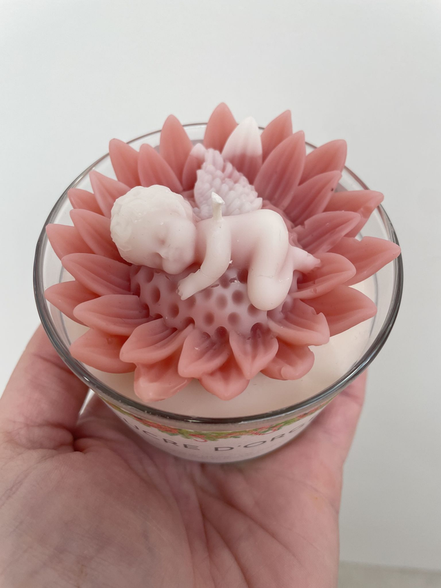 Bougie "petit ange" parfum sucre d'orge