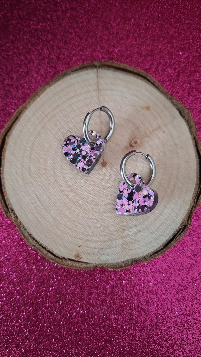 Créoles argentées cœurs paillettes noires/roses/blanches