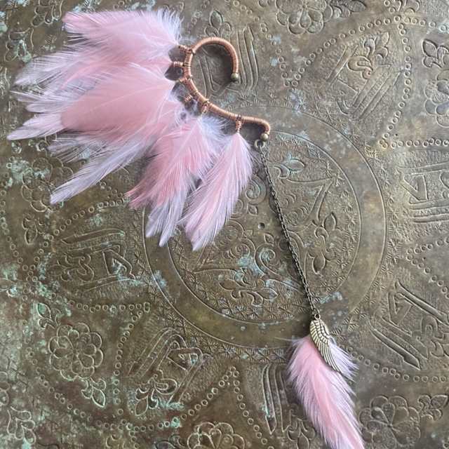Tour d’oreille en plumes rose poudré 