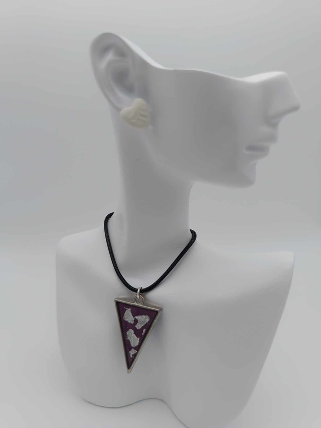 Collier serti en porcelaine froide et résine Triangle