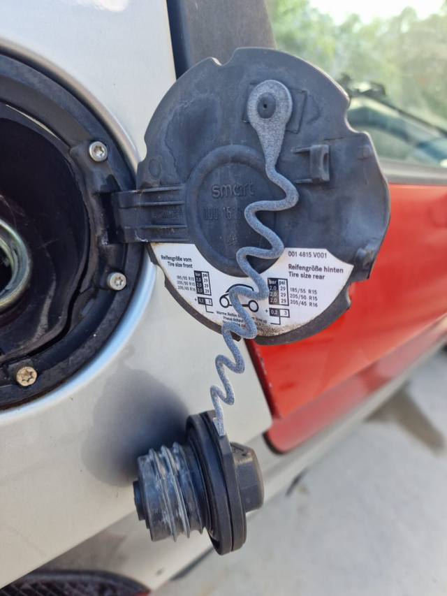 Cordino per tappo rifornimento Smart