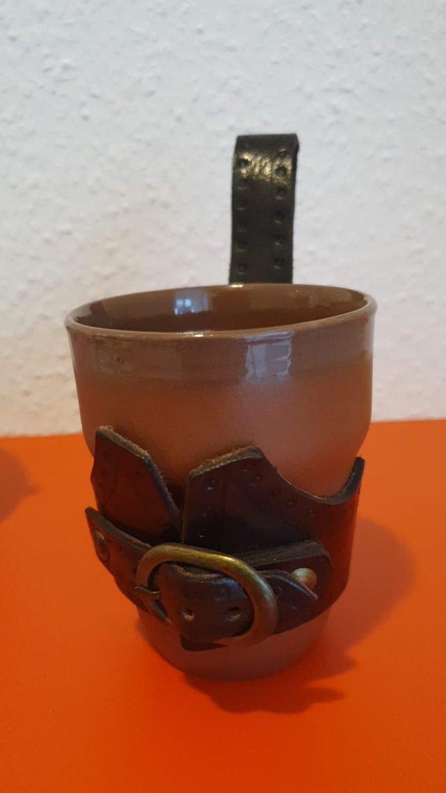 Leder Becherhalter inkl. Mystic-T Ton Becher 