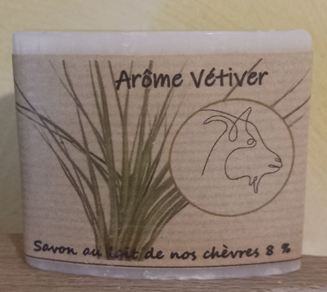 Savon au lait de nos chèvres 8% arôme vétiver