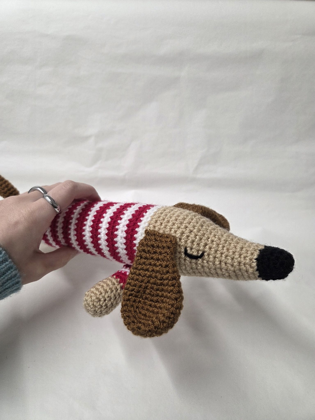 Sleeping Sausage Dog - KL-057