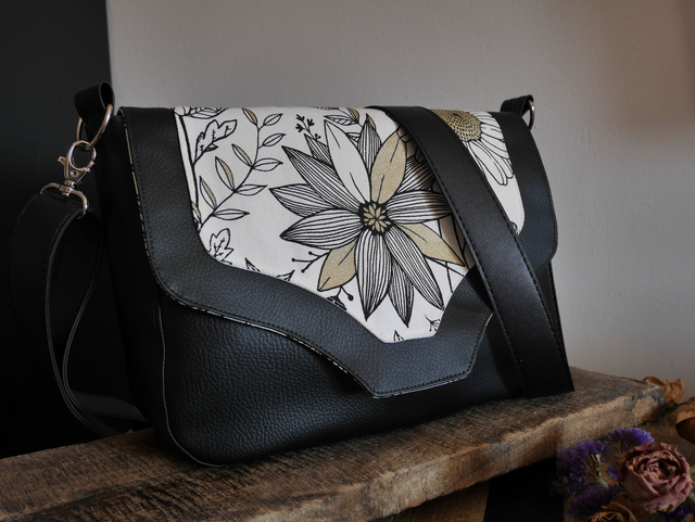 Sac à bandoulière avec rabat Fleurs dorée