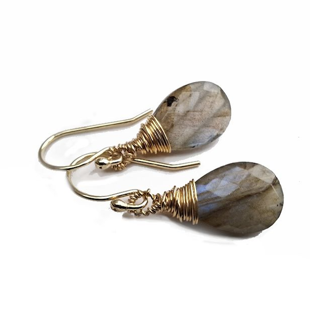Wrap oorbellen verguld zilver met labradoriet