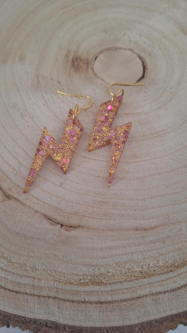Boucles d&#039;oreilles éclairs paillettes roses/dorées