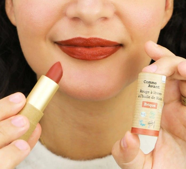 Rouge à lèvres Brique à l’huile de ricin " Comme Avant"
