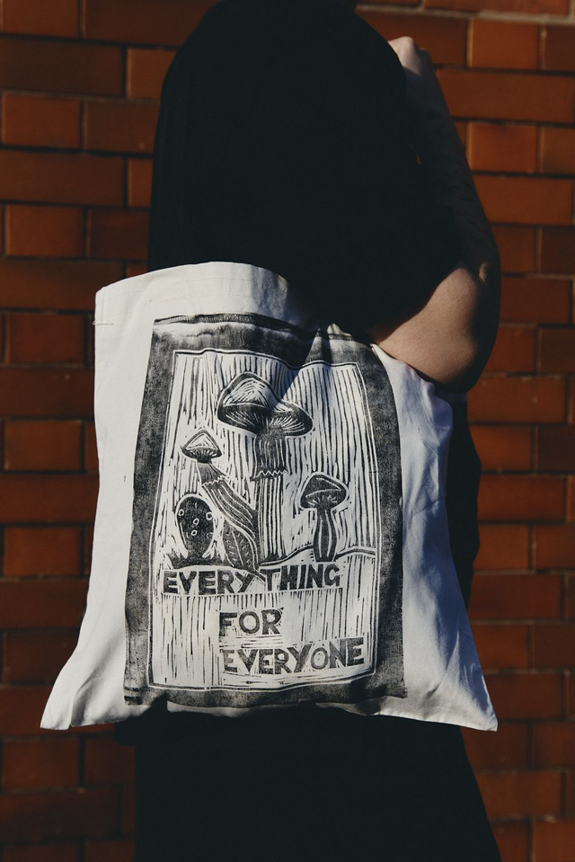 Tote bag