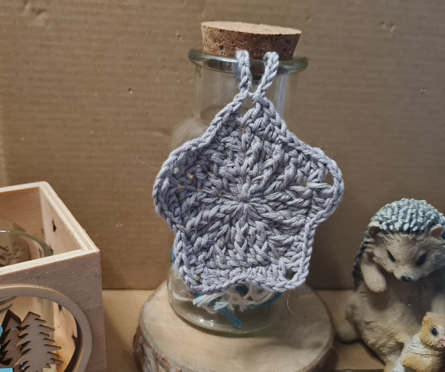 Etoile de Noël à suspendre au crochet - décoration naturelle