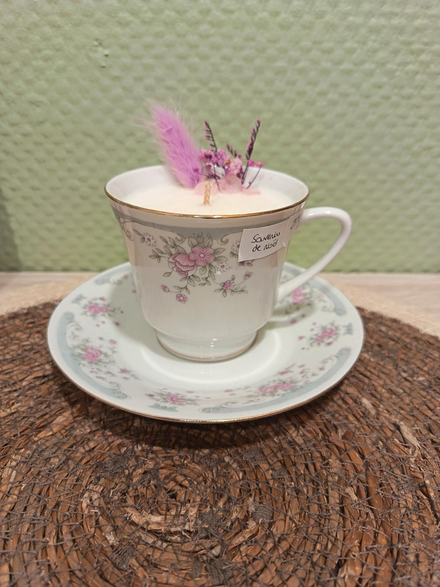 Tasse petites fleurs "souvenirs de Noël"